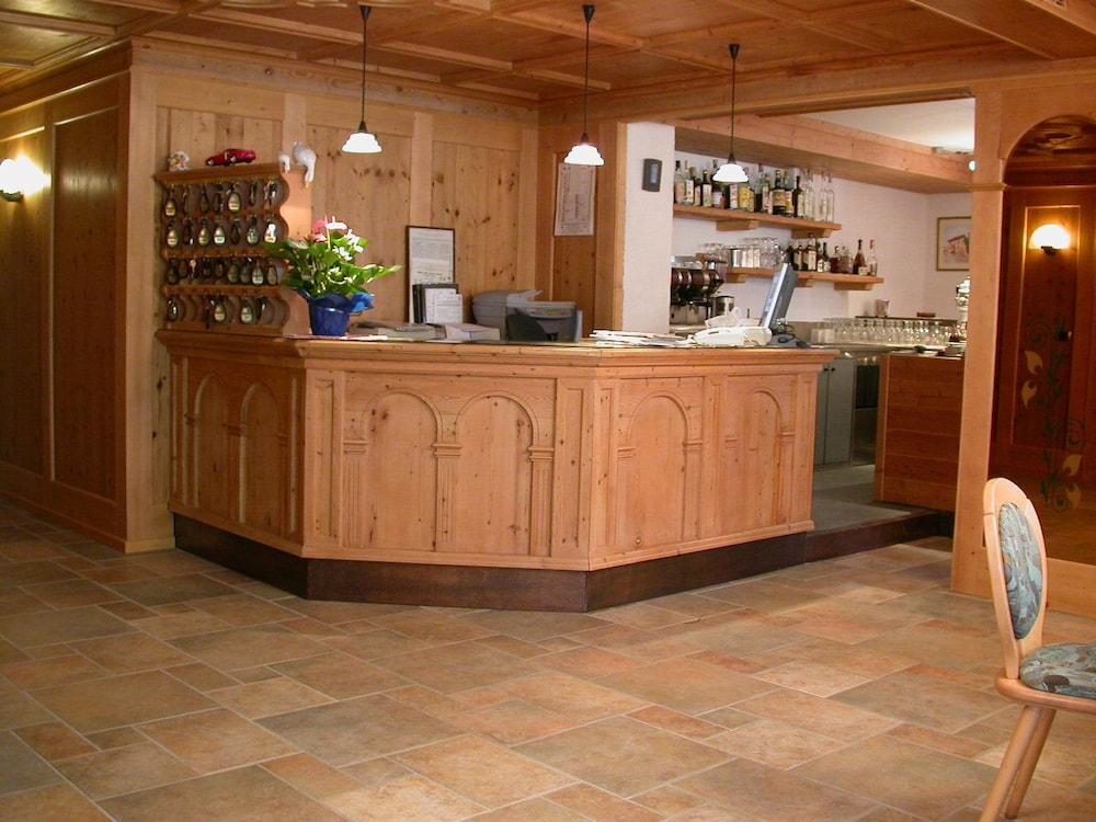 Hotel Corona Carano  Buitenkant foto