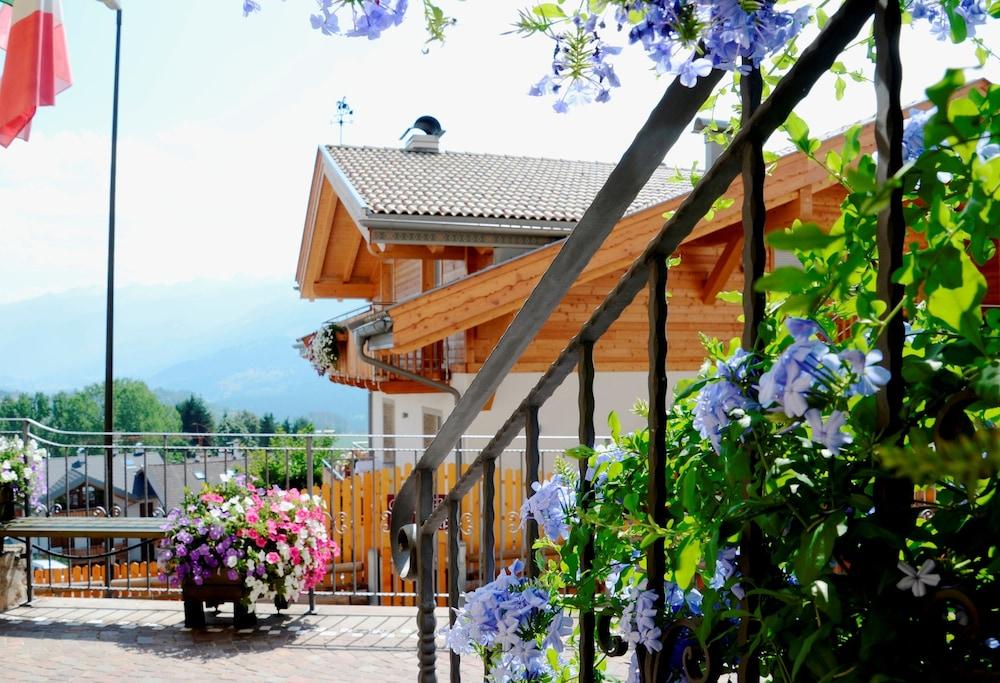 Hotel Corona Carano  Buitenkant foto