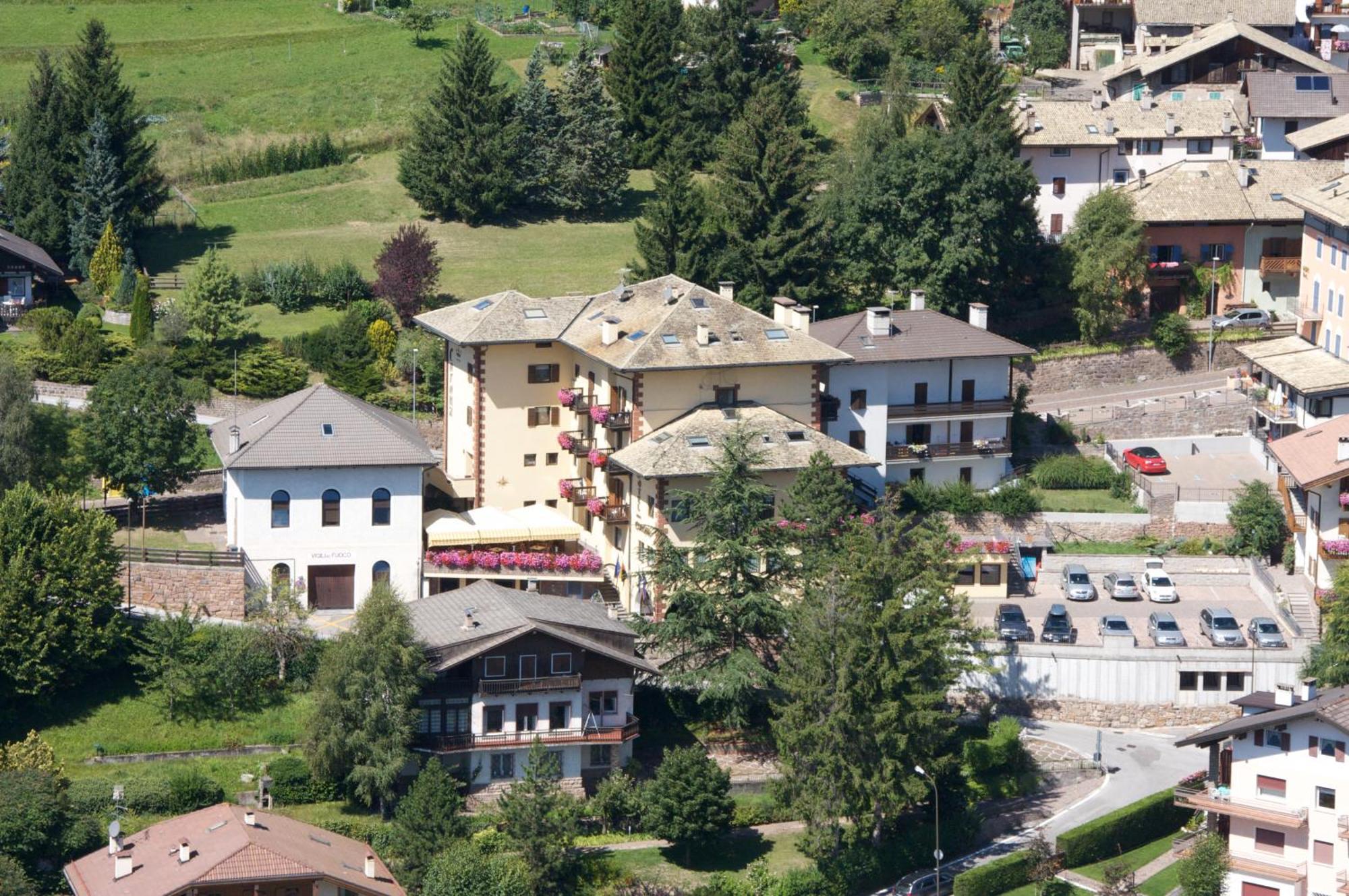 Hotel Corona Carano  Buitenkant foto