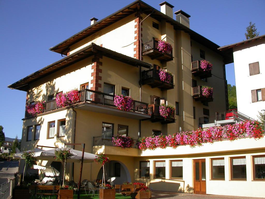 Hotel Corona Carano  Buitenkant foto