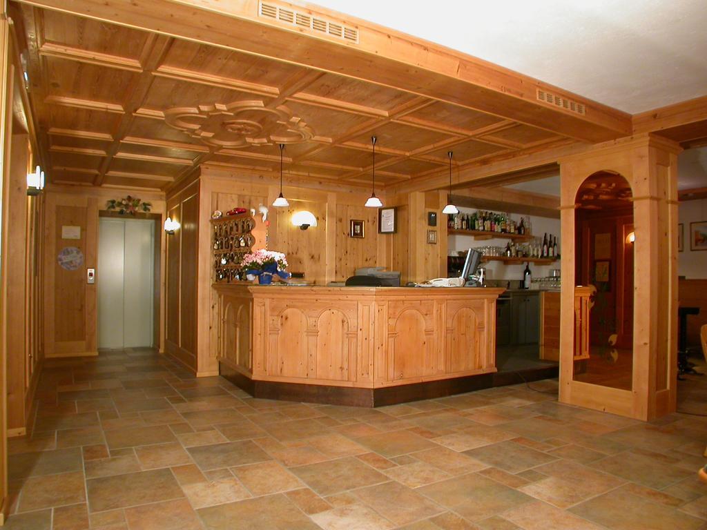 Hotel Corona Carano  Buitenkant foto